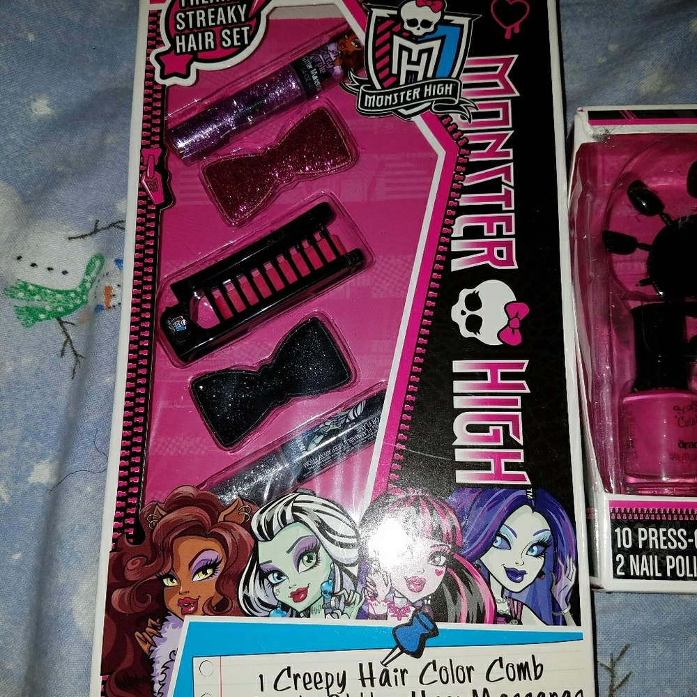 Monster high hair chalk and nail set